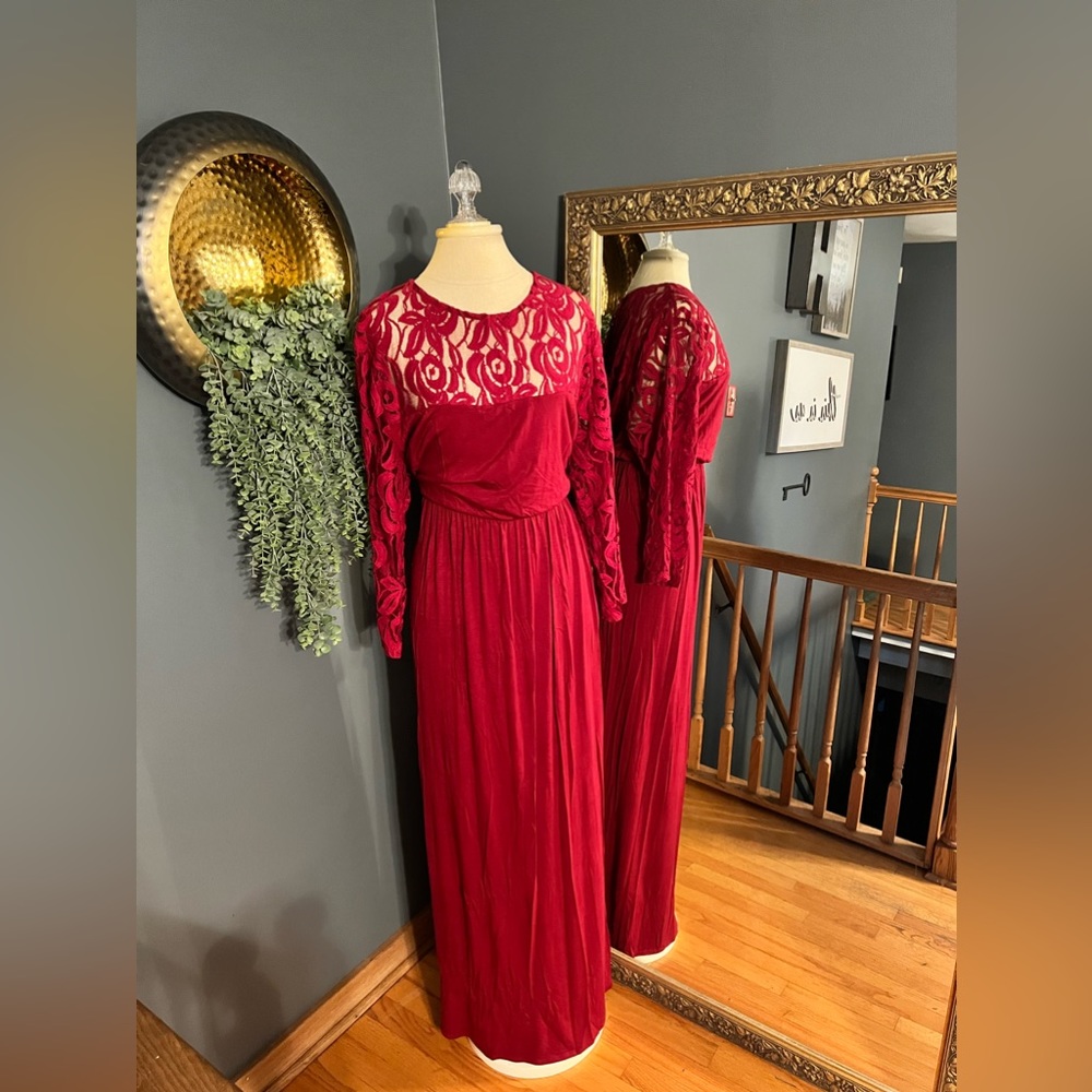 Elegant Wine Colored Maxi Dress w/Lace